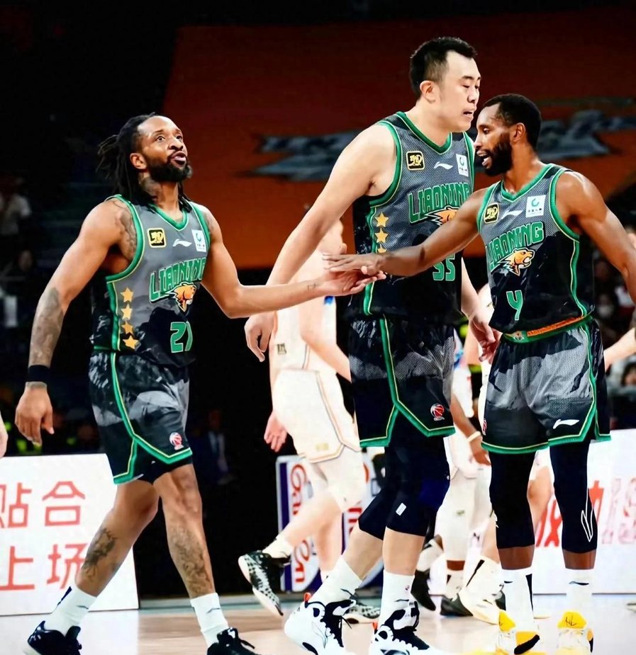 九游会-包含转折点！广厦男篮临场应变；NBA常规赛训练课后攻防权衡；底气十足；团队化学反应显著的词条