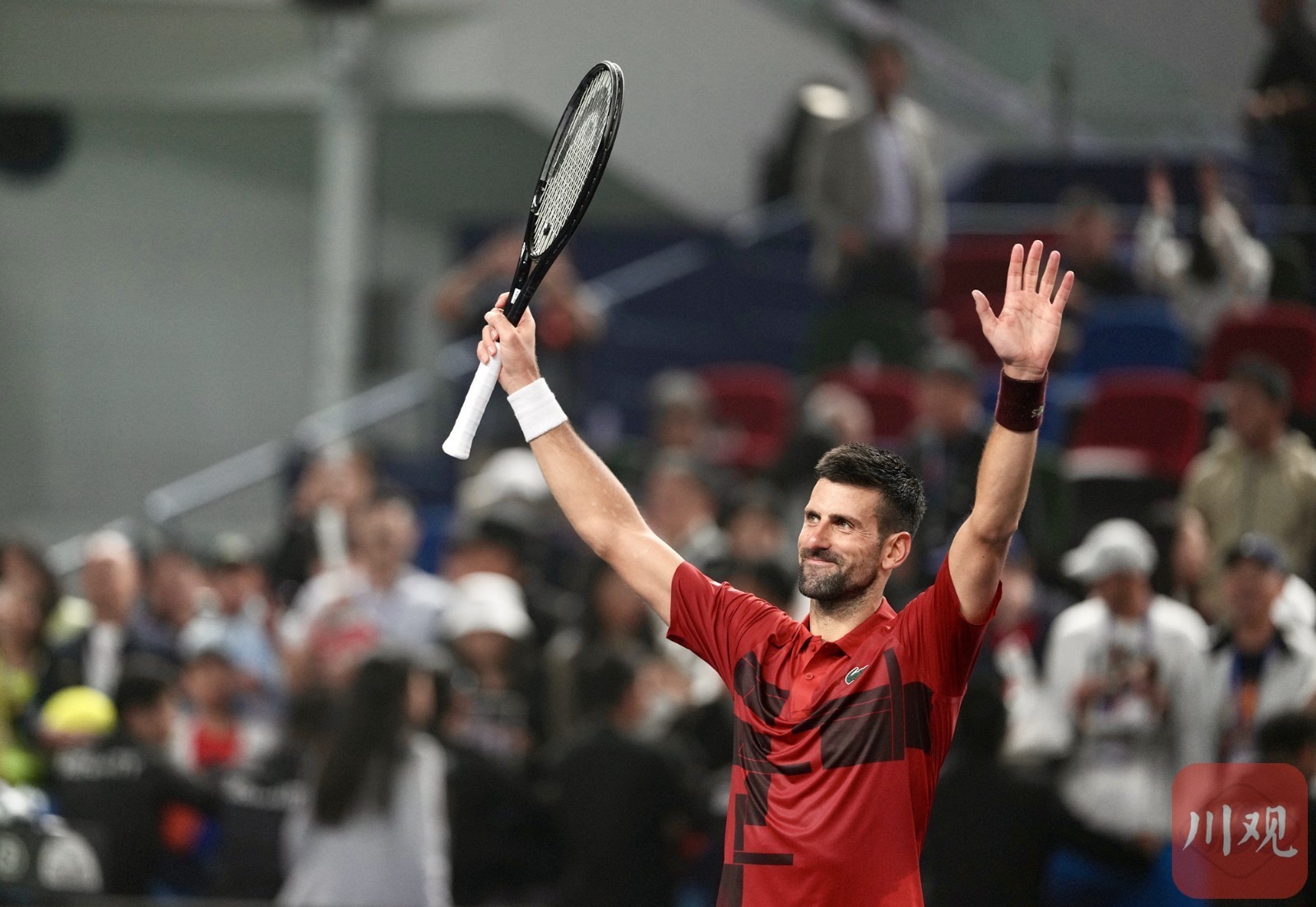 J9-德约科维奇回归赛场，战术调整首场状态亮眼，公牛观众沸腾！的简单介绍