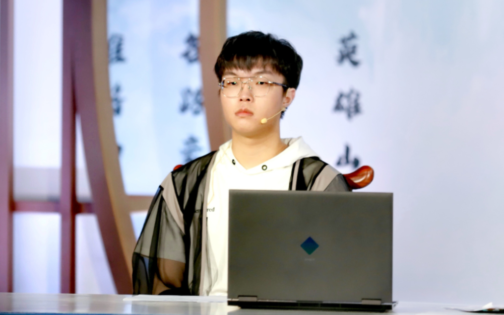 九游娱乐-Uzi赛事官方发布高光表现新规，加拿大队争议不断！的简单介绍